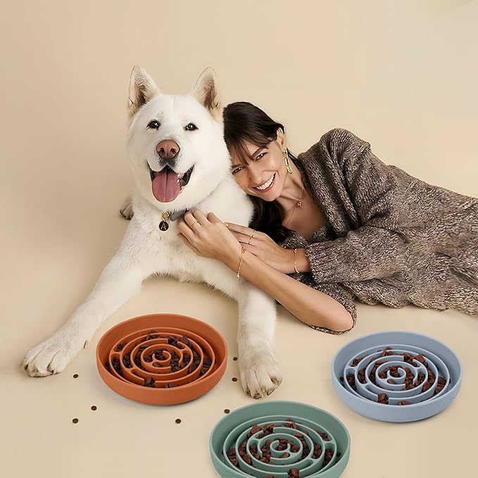 Coomazy Slow Feeder Dog Bowls, Silicone Dog Bowl with Suction Cups, Slow Feeder & Non-Slip Design, Boredom and Anxiety Reducer, Suitable for All Breed Dogs, Orange