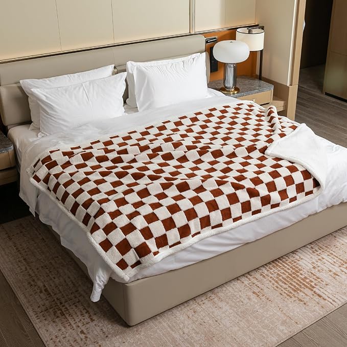 Waterproof Pet Blanket Brown Chercked Dog Throw Blankets for Bed Couch Covers Puppy Cats Stylish Jacquard Sharpa Fleece Mats Pets Sofa Furniture Protection Washable Reversible Covers(Coffee Check,XXL)