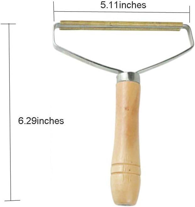 Carpet Pet Hair Remover, Portable Spark Lint Roller with Wooden Handle, Carpet Pile Brush with Double Sided Metal Scraper Suits Indoor Carpet, Pet Hair, Car Carpet,1 Pc