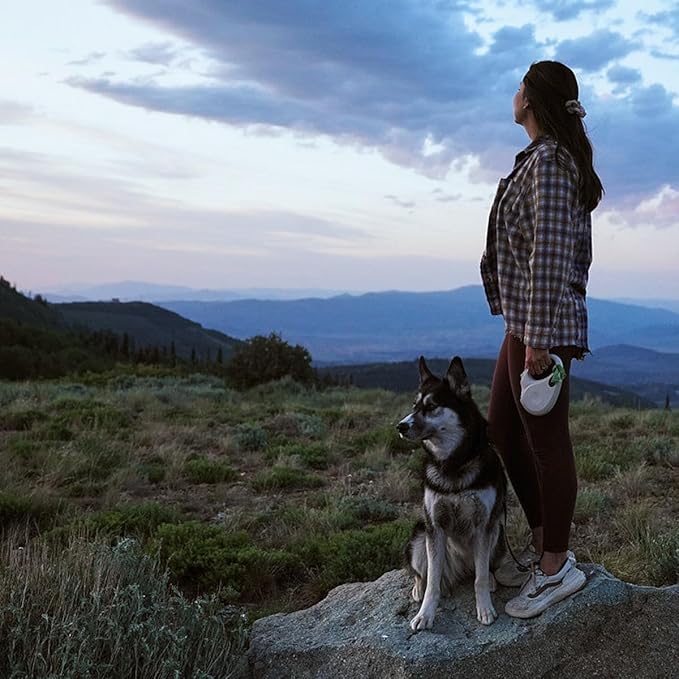 TUG Oval 360° Tangle-Free Retractable Dog Leash with Integrated Waste Bag Dispenser (Medium, Cream)