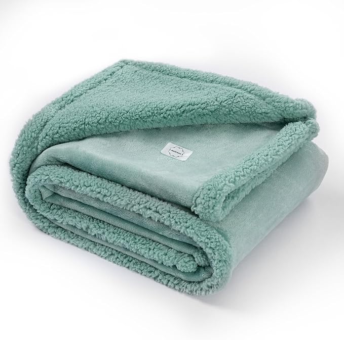 Waterproof Pet Blanket for Dogs Reversible Pets Bed Cover Puppy Fluffy Jacquard Throw Blankets Leakproof Sofa Couch Covers Cat Dog Blanket for Warm Washable Reversible Mat-Green,M