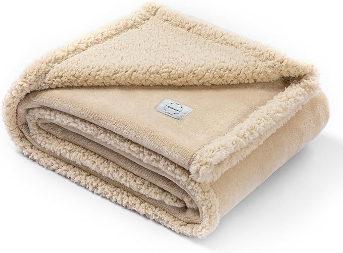 Waterproof Dog Blanket Reversible Pet Bed Cover Puppy Fluffy Cream Blankets Leakproof Sofa Couch Cover Cat Pet Blanket for Warm Washable-S
