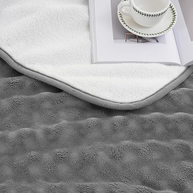 Waterproof Blanket for Bed Couch Sofa Car, Soft Leakproof Dog Blanket with 3D Bubble Pattern, Reversible Water Proof Pet Blankets for Dogs Cats Puppies (30"x40", Grey)