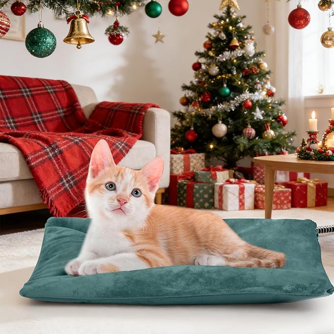 Outdoor Heated Cat Bed, Soft Pet Heating Pad with Steel-Wrapped Cord, Outside Pet Warmer for Feral Cats and Dogs, 15.7" x 11.8", 30 Watts