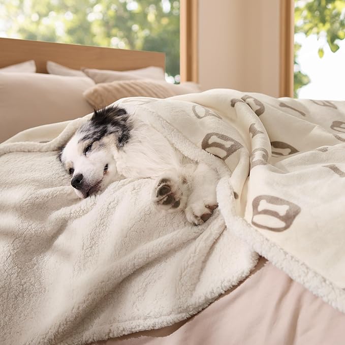 Bedsure Waterproof Blanket for Bed - Soft Print Sherpa Fleece Pet Cat Dog Blankets for Large Dogs Couch Protection, Soft Plush Reversible Furniture Protector, Twin Size, 60"x80", Beige